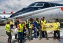 Clima: Attivisti di Greenpeace bloccano l’evento europeo sui jet privati