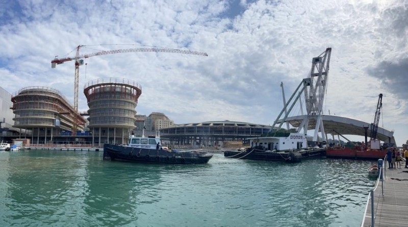 Porto Antico di Genova, pronti i pontoni per la posa dei conci del ponte in acciaio del canaletto