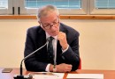 Andrea Agostinelli si congratula con il procuratore Nicola Gratteri