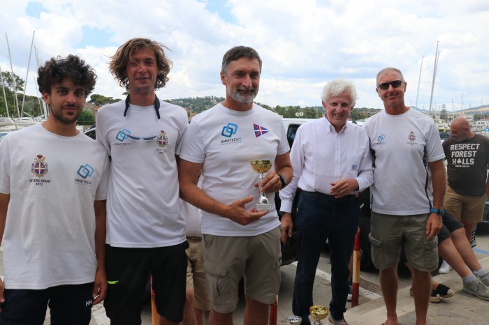il-team-del-reale-circolo-canottieri-tevere-remo-terzo-classificato